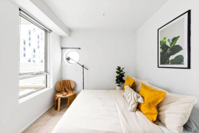 A Stylish 2BR Apt Next to Vic Market FREE Parking